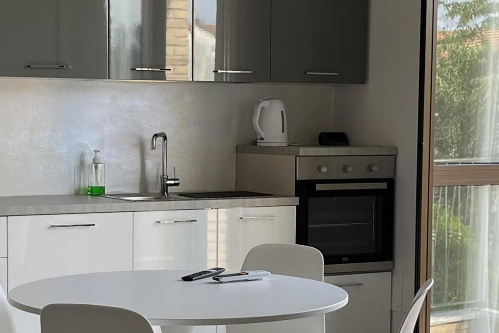 La Casa Di Antoine Apartment Чезано Мадерно Екстериор снимка